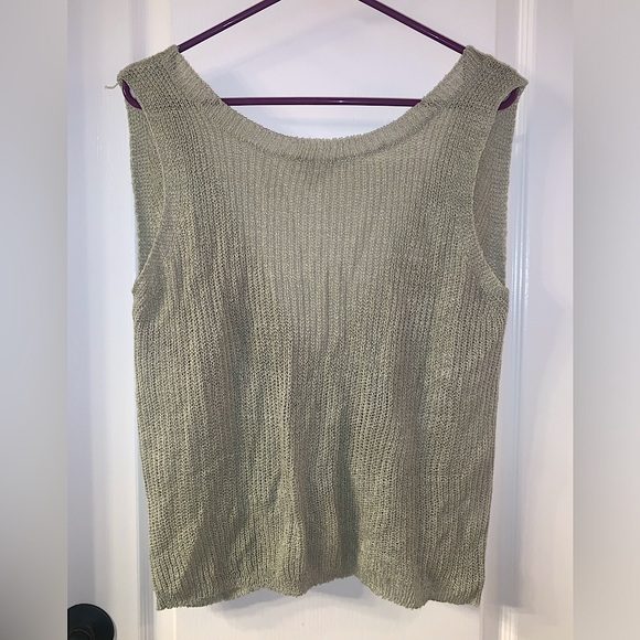 NWOT Becool Sage Green Knit Sleeveless Top - Open Back Twist - Size Medium/Large - Picture 2 of 9